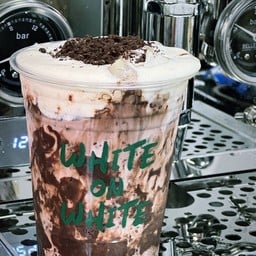 White On White Coffee จันทร์นิเวศน์3 ซอย1