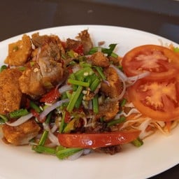 ยำหมูกรอบ