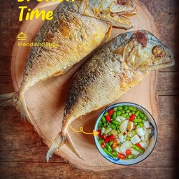 ปลาทูทอด 1 ตัวใหญ่