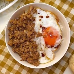 หมูสับซีอิ๋วราดข้าว