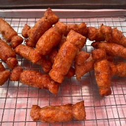 ลูกชิ้นปลาระเบิด & ไก่ทอดหน้าโรงเรียน