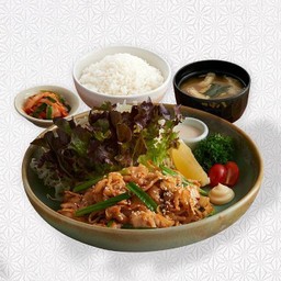 ชุดหมูผัดกิมจิ