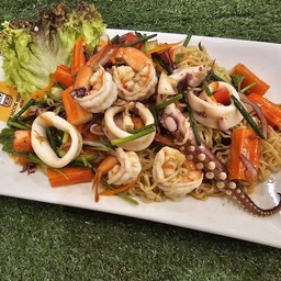 ยำมาม่าทะเลรวม