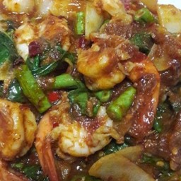 ผัดพริกแกงกุ้ง