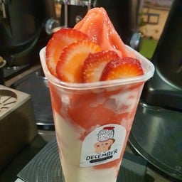 สตรอเบอร์รี่โยเกิร์ต