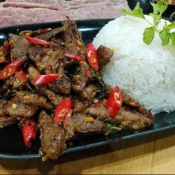 ข้าวกะเพราเนื้อ