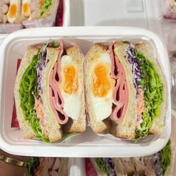 แซนวิชโบโลน่า ชีส ไข่ดาว