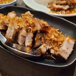 หมูกรอบทอดซีฟู้ด
