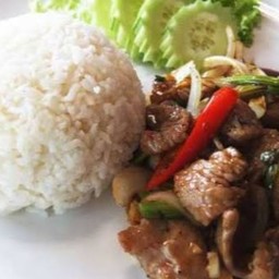 หมูชิ้นผัดพริกไทยดำ