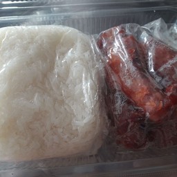 ข้าวเหนียวหมูทอด