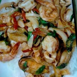 ผัดน้ำพริกเผาทะเล