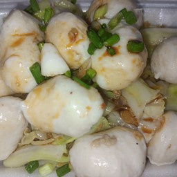 บะหมี่แห้งลูกชิ้น