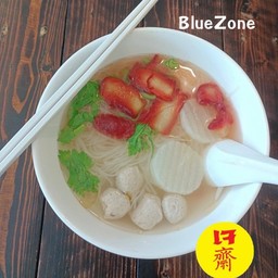 ก๋วยเตี๋ยวเส้นหมี่น้ำใสหมูแดง