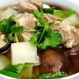 ต้มจืดไชเท้าเห็ดหอมซี่โครงหมู