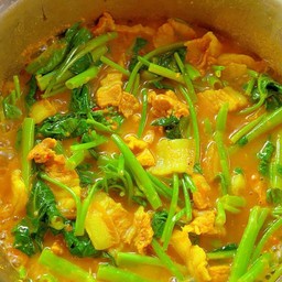 แกงส้มผักบุ้งหมูสามชั้น