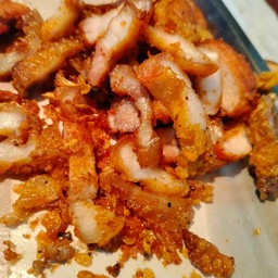 หมูสามชั้นทอดกระเทียม