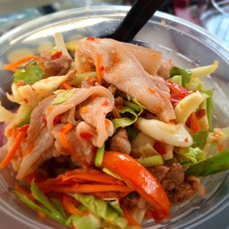 ยำวุ้นเส้นเบคอนหมูสับ