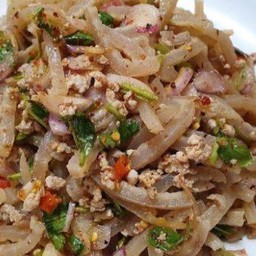 ยำหนังหมูโบราณ