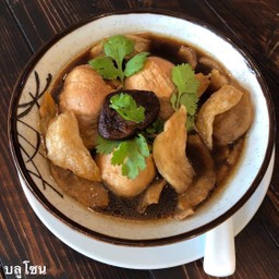 พะโล้ไข่ปีกไก่ฟองเต้าหู้