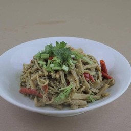 ซุบหน่อไม้สดใบย่านาง