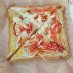 ร้านขนมปังพิซซ่า อาหารตามสั่ง3หมุ่นใบเถา