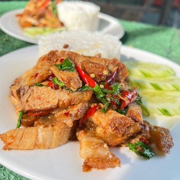 ข้าวกะเพราหมูกรอบ ฉ่ำมาก