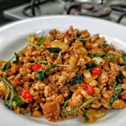 ผัดกระเพรา หมูสับ หมูชิ้น ไก่