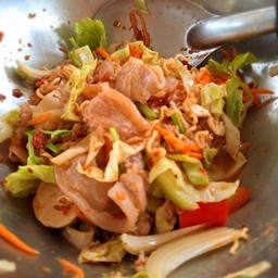 ยำเส้นแก้วเบคอนหมูสับ