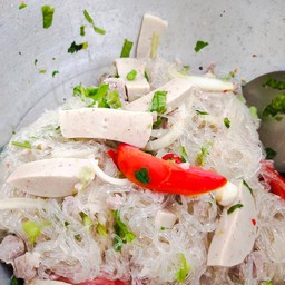 ยำวุ้นเส้นหมูสับหมูยอ