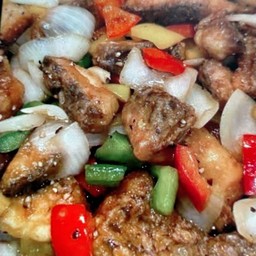 ปลากะพงผัดพริกไทยดำ