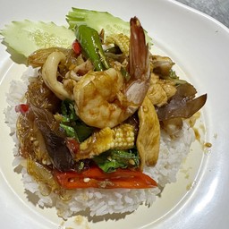 ข้าวราดผัดขี้เมา