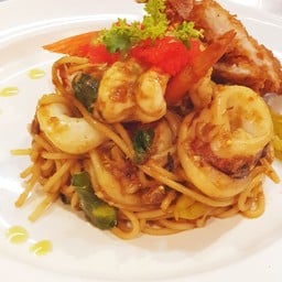 สปาเก็ตตี้ผัดขี้เมาทะเลไข่กุ้ง