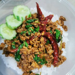 กระเพราหมูสับพริกแห้ง