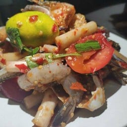ยำไหลบัวกุ้งสดปลาร้า
