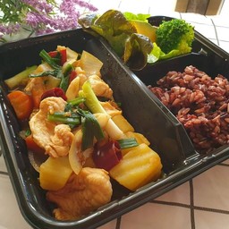 ไก่ผัดมันฝรั่ง