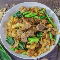 ผัดซีอิ๊วหมูเส้นใหญ่