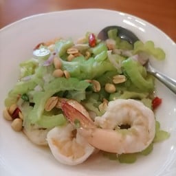 เดอะเรดบาร์น
