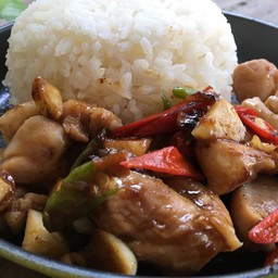 ข้าวราดไก่ผัดพริกขี้หนู