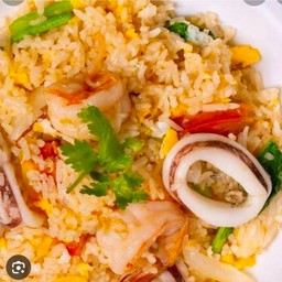 ข้าวผัดทะเล