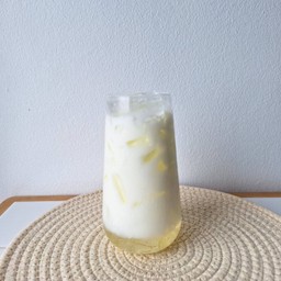 นมสดฮาเซลนัท