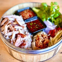 ข้าวขยำปูไข่ปู