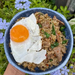 ข้าวผัดกะเพรา (ระบุเนื้อสัตว์)