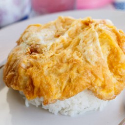 ข้าวไข่เจียวปูแกะ