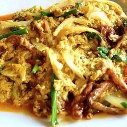 ปูนิ่มผัดผงกระหรี่