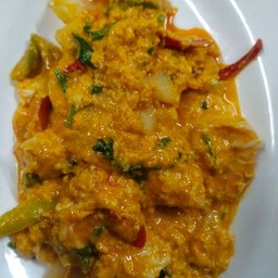 ผัดผงกะหรี่ทะเล (กับข้าว)