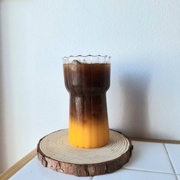 กาแฟดำน้ำส้มโซดา