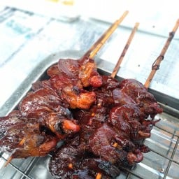 ส้มตำ ไก่ปิ้งเจ๊ฝนอ้อมหีบ