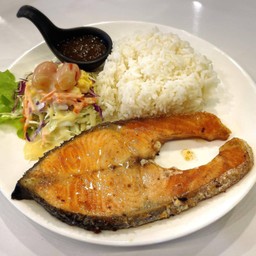 ข้าวหน้าสเต็กแซลม่อน