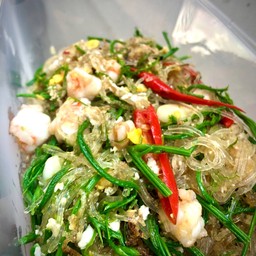 ผัดวุ้นเส้นชะอมกุ้ง