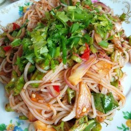 ยำขนมจีน